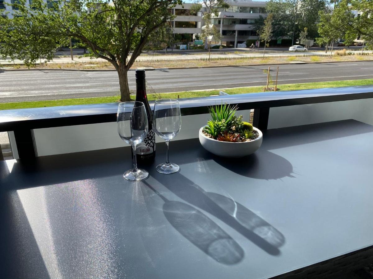 Midnight Luxe 1Br 1Bath Apartment 104 In The Heart Of Braddon Pool Sauna Secure Parking Wine Wifi Canberra Zewnętrze zdjęcie