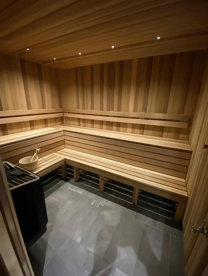 Midnight Luxe 1Br 1Bath Apartment 104 In The Heart Of Braddon Pool Sauna Secure Parking Wine Wifi Canberra Zewnętrze zdjęcie