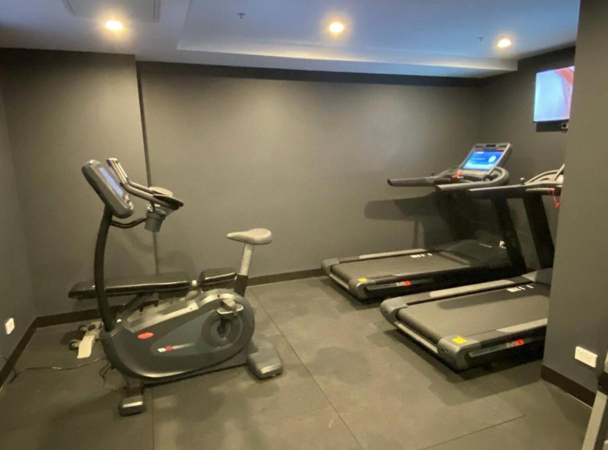 Midnight Luxe 1Br 1Bath Apartment 104 In The Heart Of Braddon Pool Sauna Secure Parking Wine Wifi Canberra Zewnętrze zdjęcie
