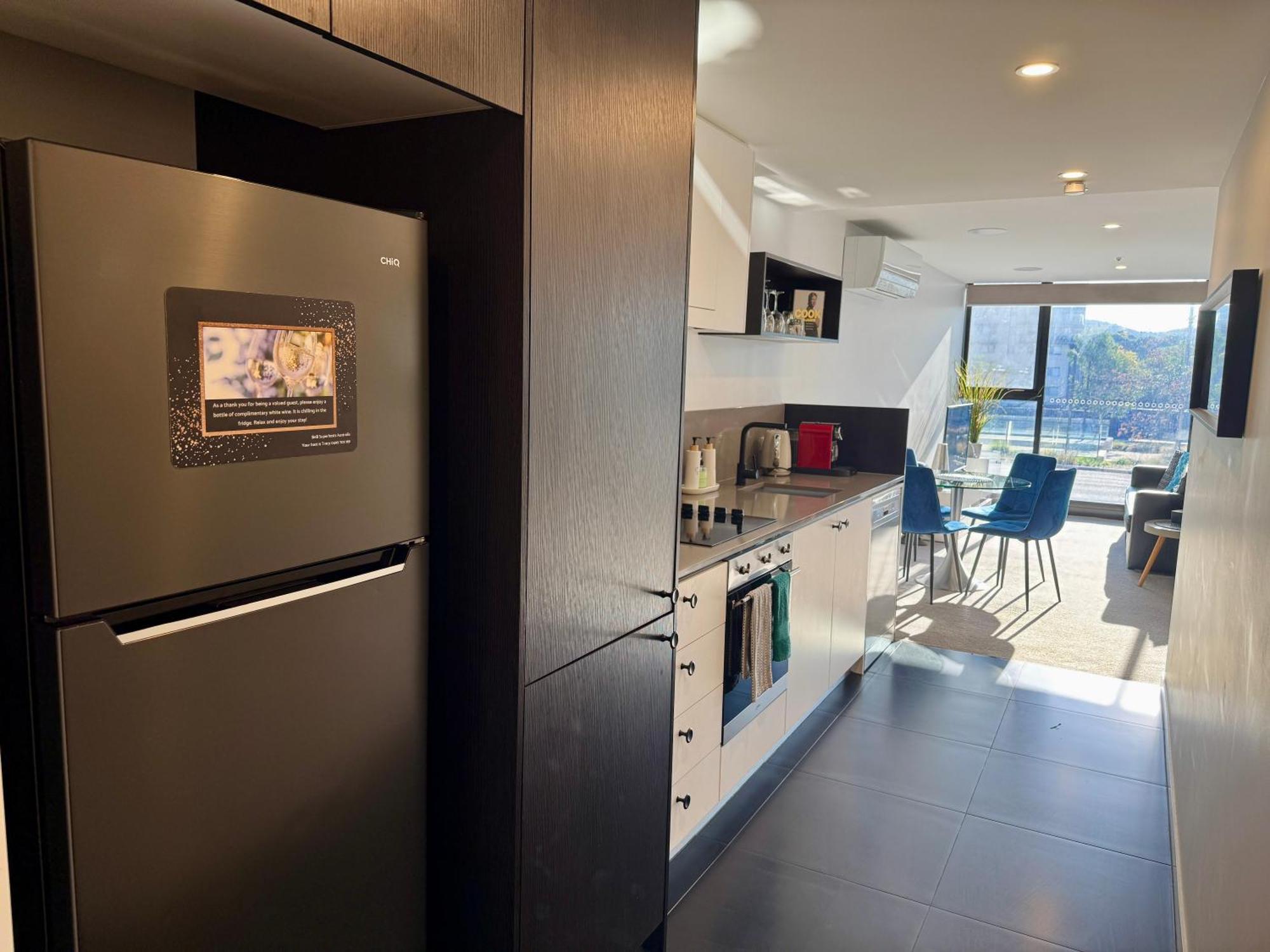 Midnight Luxe 1Br 1Bath Apartment 104 In The Heart Of Braddon Pool Sauna Secure Parking Wine Wifi Canberra Zewnętrze zdjęcie