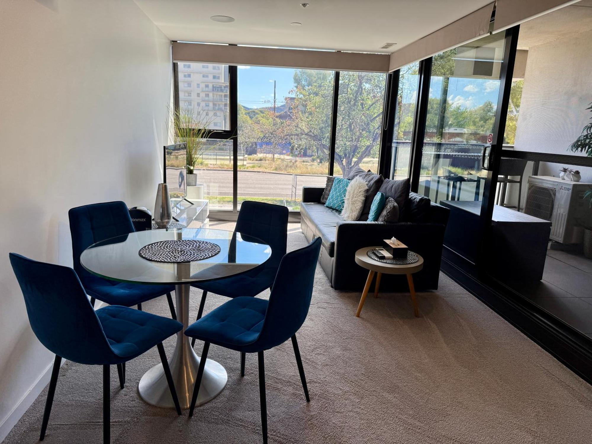 Midnight Luxe 1Br 1Bath Apartment 104 In The Heart Of Braddon Pool Sauna Secure Parking Wine Wifi Canberra Zewnętrze zdjęcie